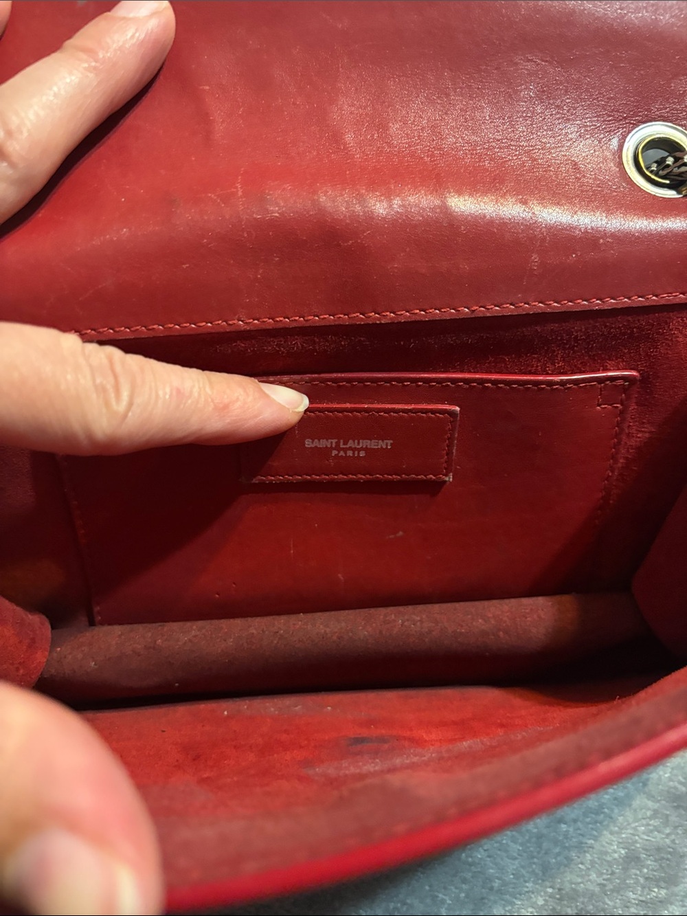 Saint Laurent Betty vintage Red Leather Crossbody Bag with Silver Chain - Picture 11 of 17